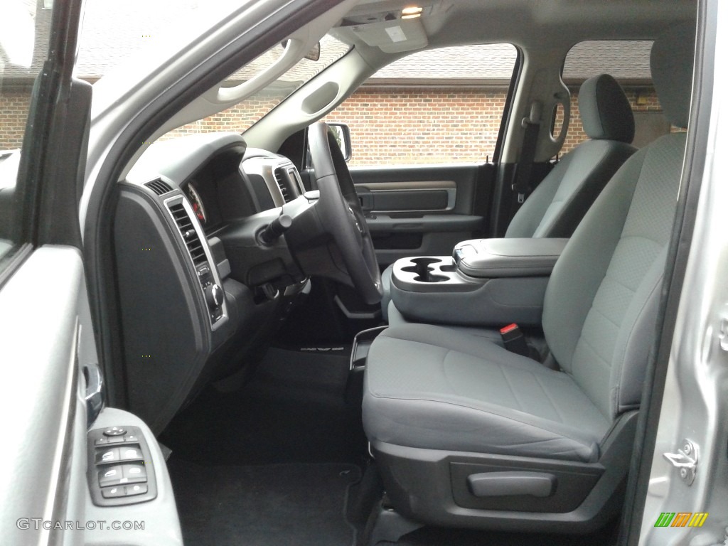 2018 1500 Big Horn Crew Cab 4x4 - Bright Silver Metallic / Black/Diesel Gray photo #9