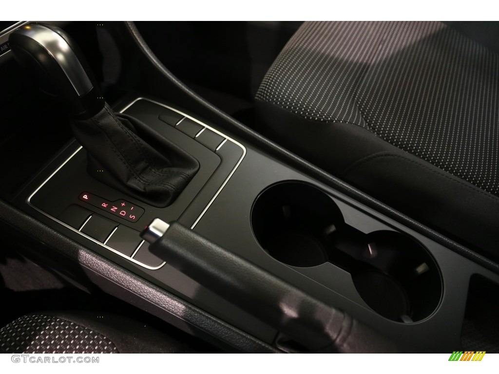 2018 Passat S - Fortana Red Metallic / Titan Black photo #10