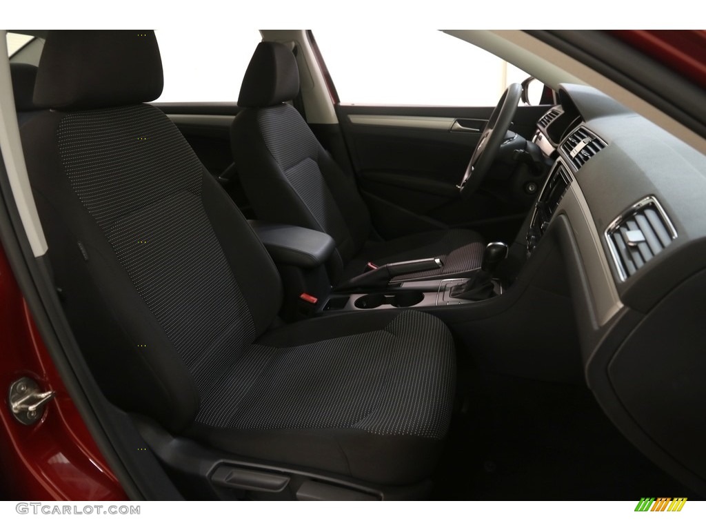 2018 Passat S - Fortana Red Metallic / Titan Black photo #11