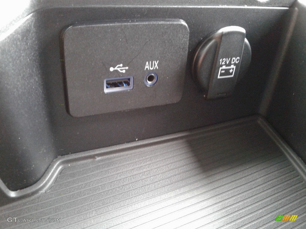 2017 1500 Express Quad Cab 4x4 - Bright Silver Metallic / Black/Diesel Gray photo #24