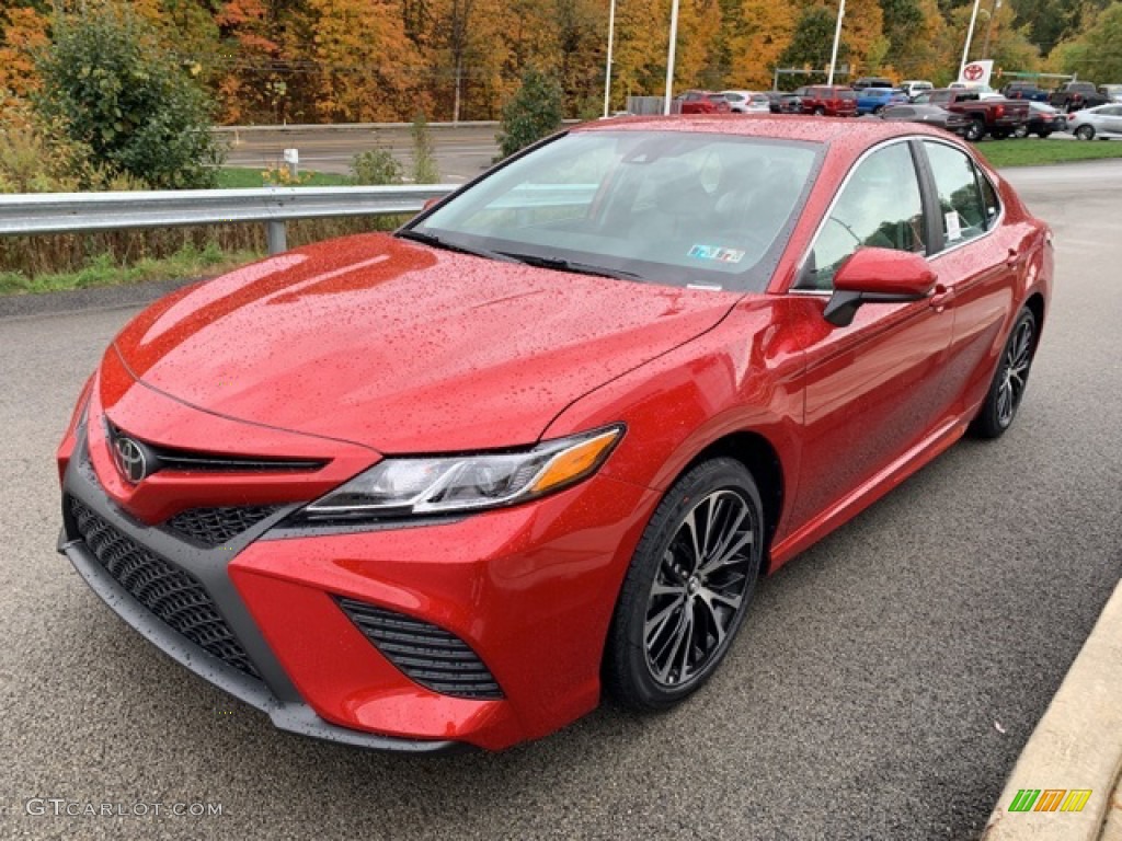 Supersonic Red 2020 Toyota Camry SE Exterior Photo #135737816