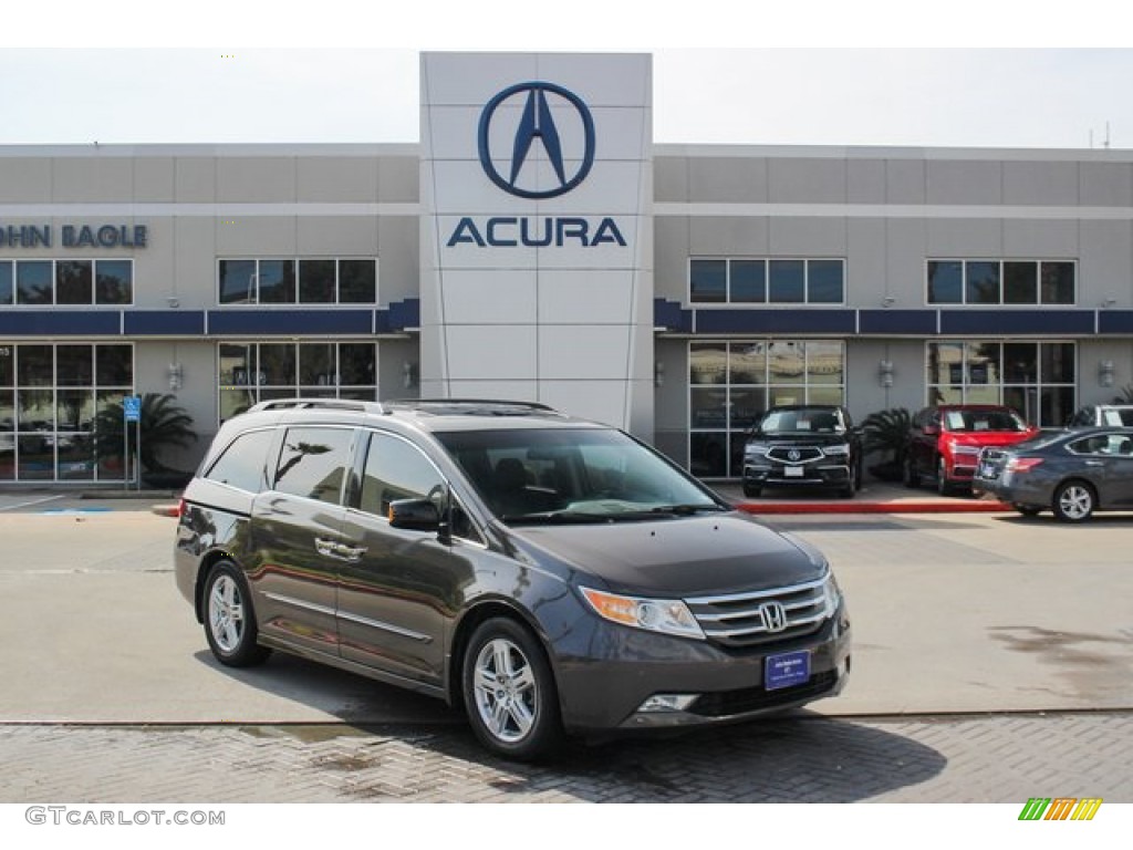 Polished Metal Metallic Honda Odyssey