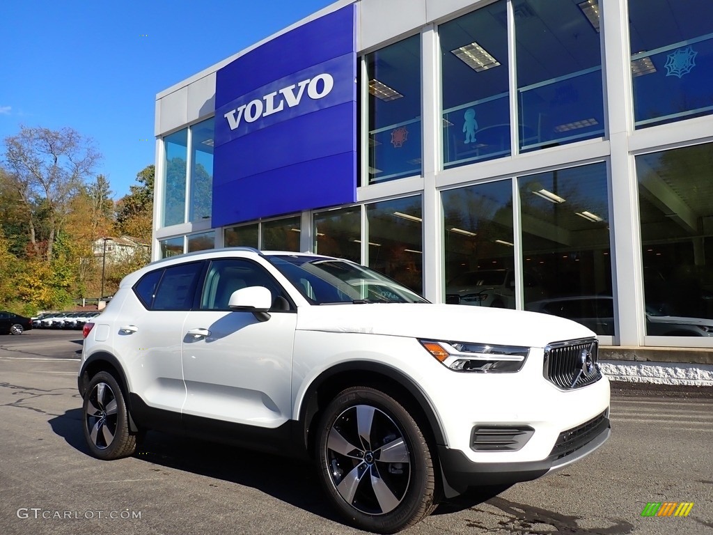 Ice White 2020 Volvo XC40 T5 Momentum AWD Exterior Photo #135752250