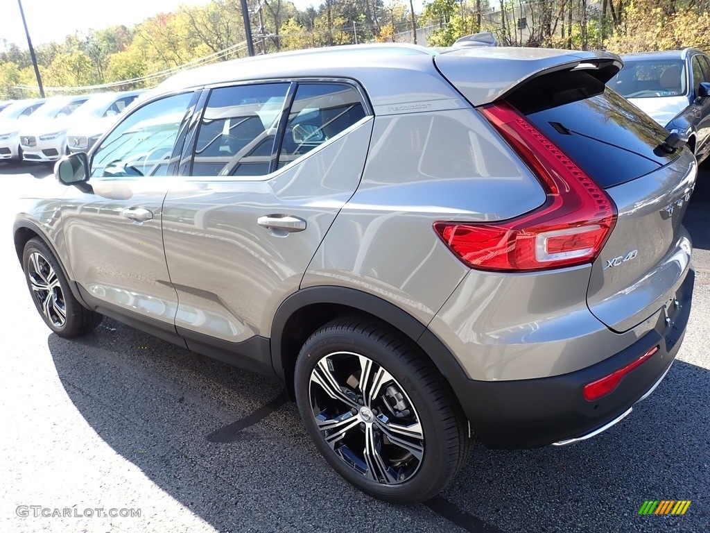 2020 XC40 T5 Inscription AWD - Pebble Grey Metallic / Blond/Charcoal photo #4