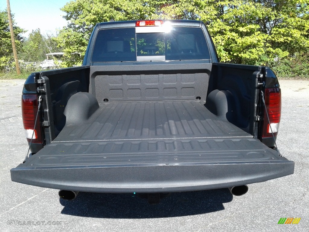 2018 1500 Night Crew Cab 4x4 - Brilliant Black Crystal Pearl / Black photo #8
