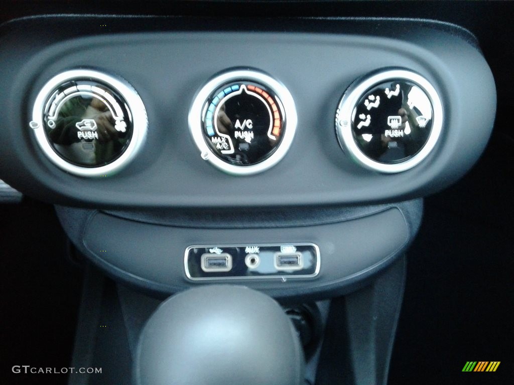 2019 Fiat 500X Blue Sky Edition AWD Controls Photo #135757011