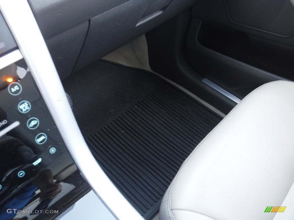 2011 Edge Limited AWD - White Platinum Tri-Coat / Medium Light Stone photo #26