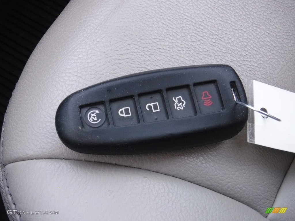 2011 Edge Limited AWD - White Platinum Tri-Coat / Medium Light Stone photo #30