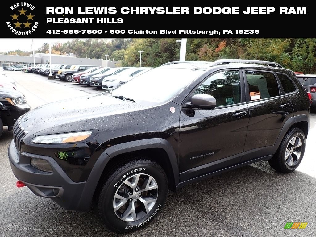 Diamond Black Crystal Pearl Jeep Cherokee