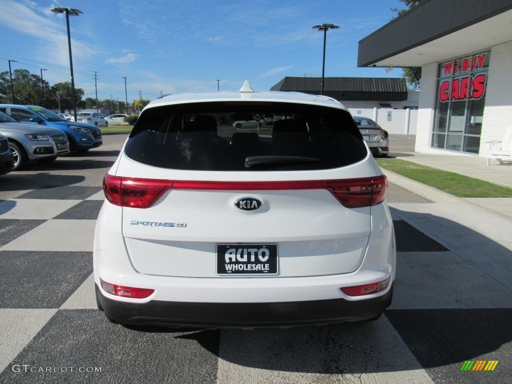 2017 Sportage LX - Clear White / Black photo #4