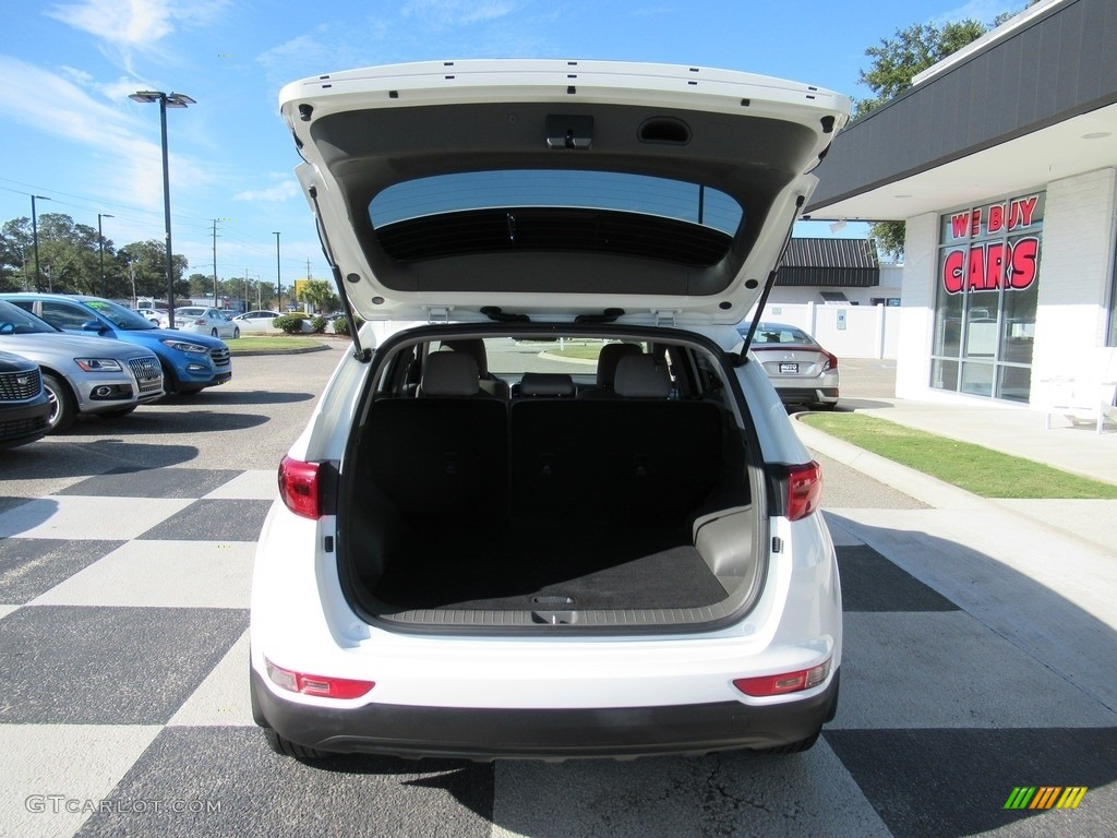 2017 Sportage LX - Clear White / Black photo #5