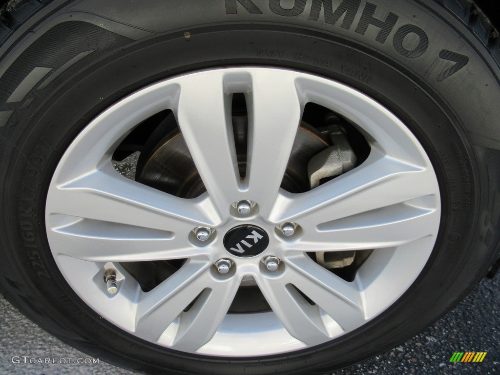 2017 Sportage LX - Clear White / Black photo #7