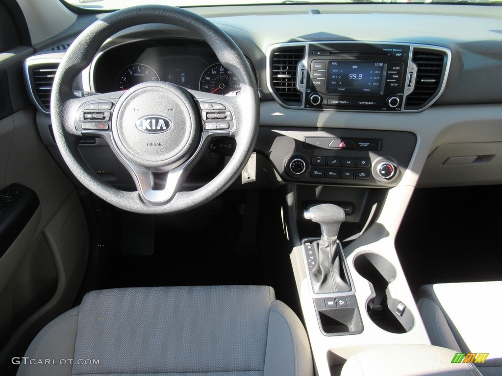 2017 Sportage LX - Clear White / Black photo #15