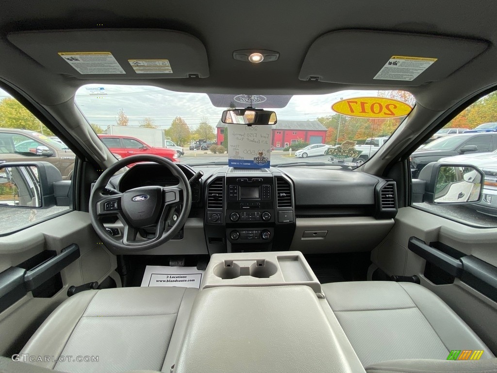 2017 F150 XL SuperCab - Oxford White / Earth Gray photo #12