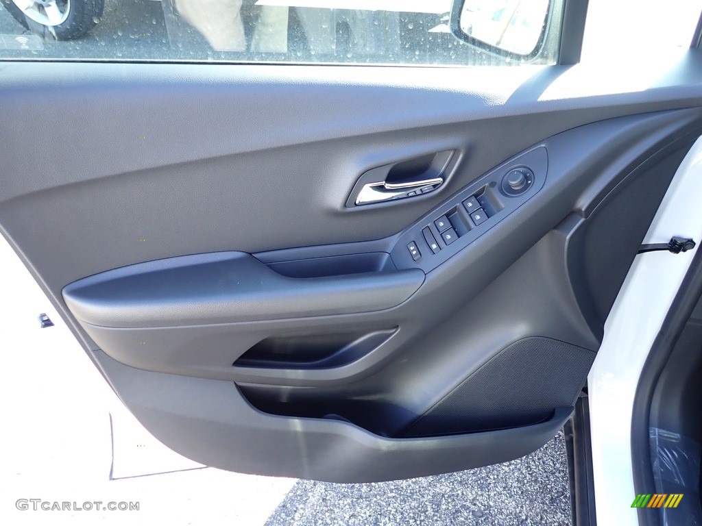 2020 Chevrolet Trax LS Jet Black Door Panel Photo #135772019