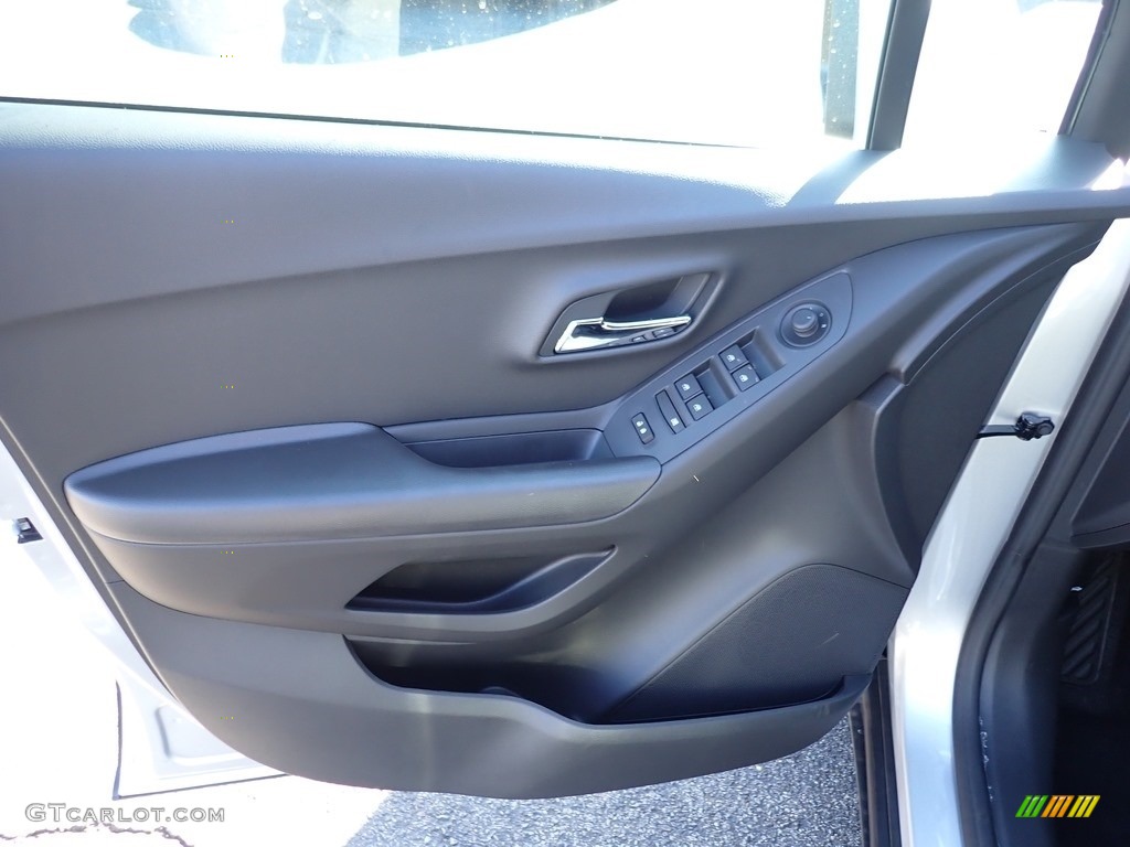 2020 Chevrolet Trax LS Jet Black Door Panel Photo #135772385