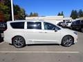 2020 Luxury White Pearl Chrysler Pacifica Limited  photo #5