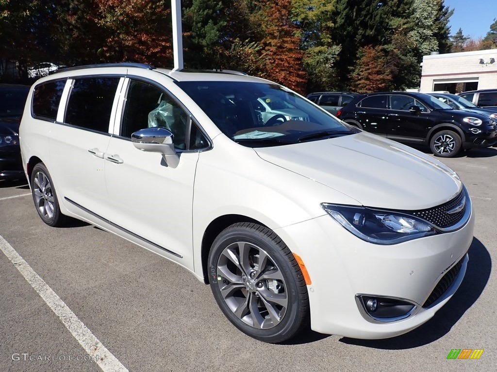 Luxury White Pearl 2020 Chrysler Pacifica Limited Exterior Photo #135774061