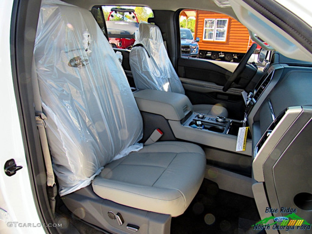 2019 Expedition XLT 4x4 - White Platinum Metallic Tri-Coat / Medium Stone photo #11