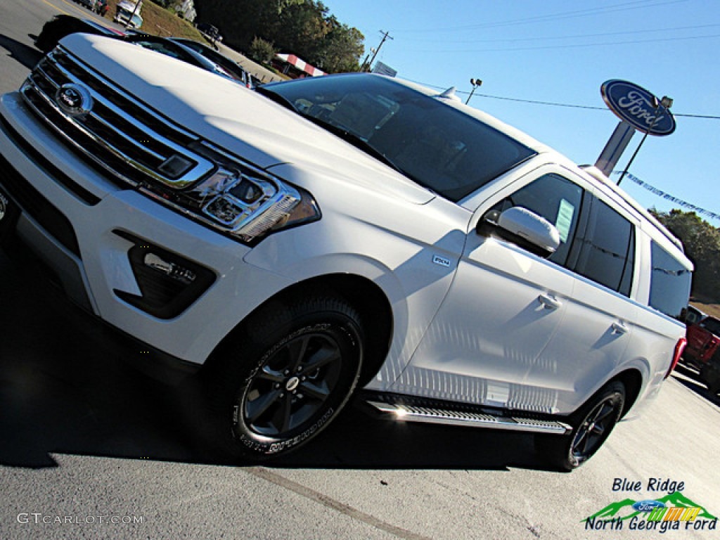 2019 Expedition XLT 4x4 - White Platinum Metallic Tri-Coat / Medium Stone photo #33