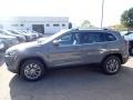 Sting-Gray - Cherokee Latitude Plus 4x4 Photo No. 2