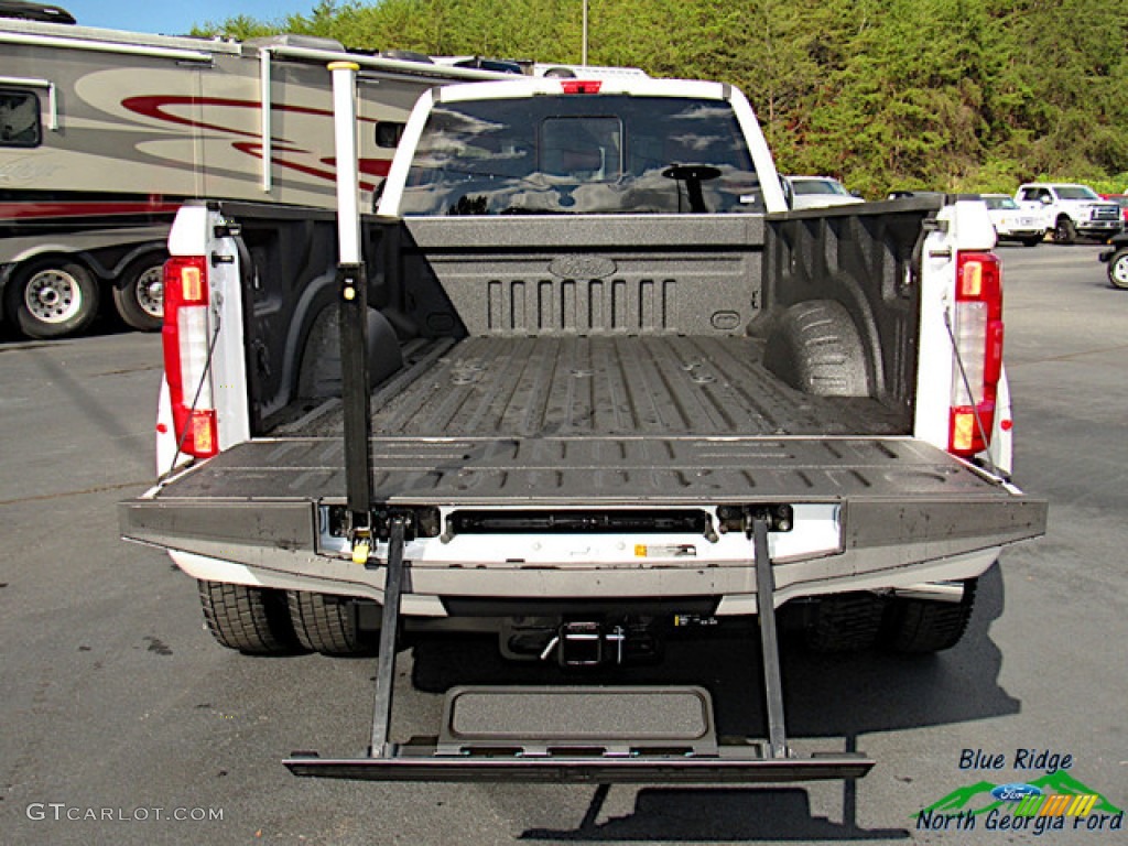2019 F450 Super Duty Platinum Crew Cab 4x4 - White Platinum Metallic Tri-Coat / Black photo #13