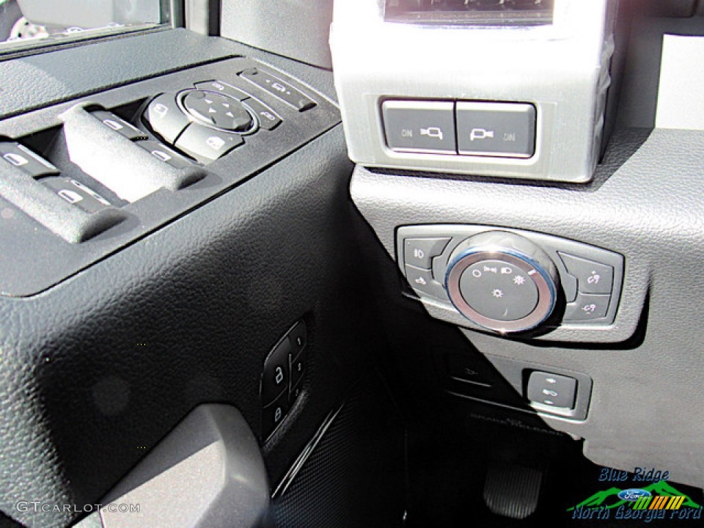 2019 F450 Super Duty Platinum Crew Cab 4x4 - White Platinum Metallic Tri-Coat / Black photo #27