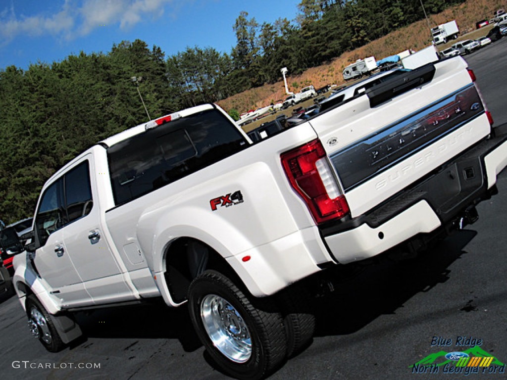 2019 F450 Super Duty Platinum Crew Cab 4x4 - White Platinum Metallic Tri-Coat / Black photo #39
