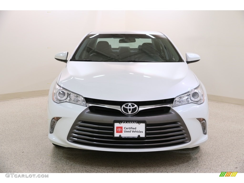 2017 Camry XLE - Blizzard White Pearl / Black photo #2