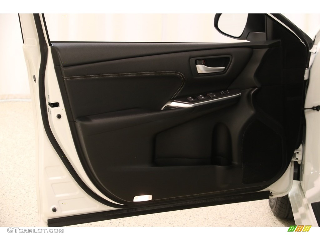 2017 Camry XLE - Blizzard White Pearl / Black photo #4