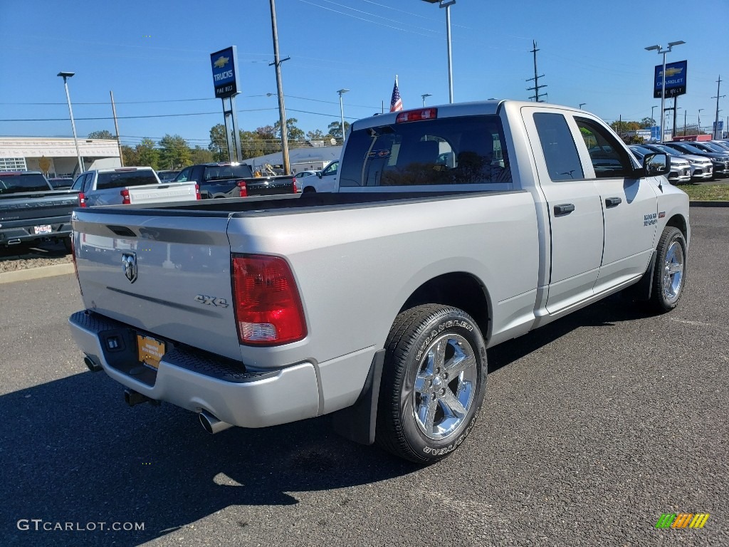 2017 1500 Express Quad Cab 4x4 - Bright Silver Metallic / Black/Diesel Gray photo #6