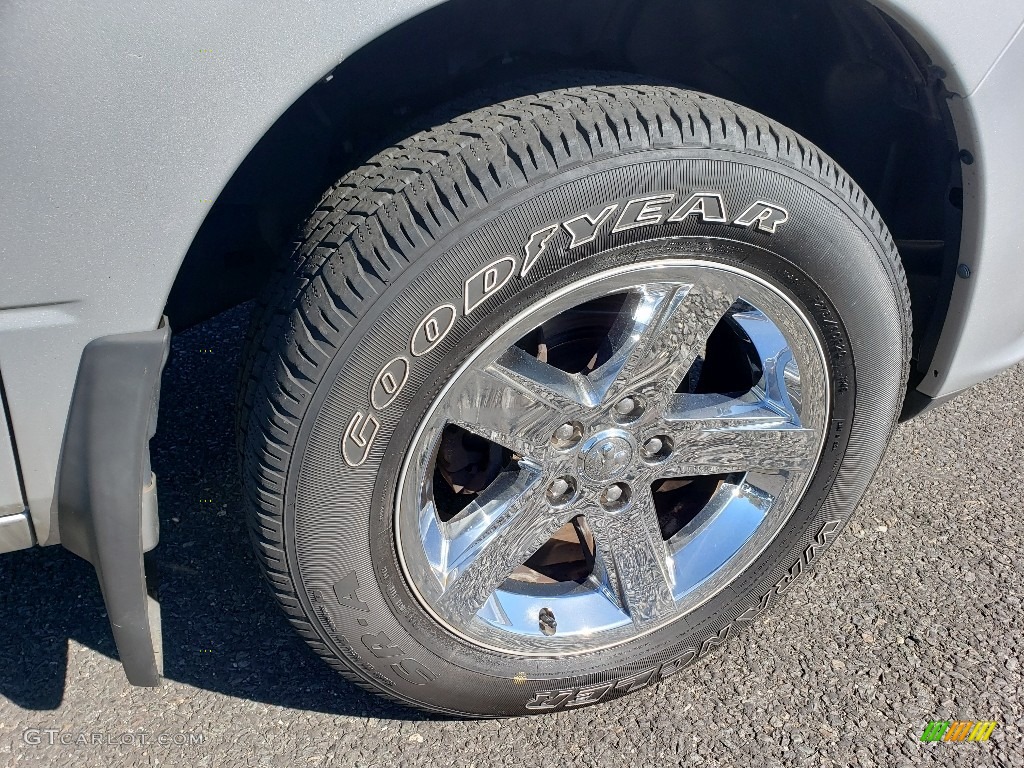 2017 1500 Express Quad Cab 4x4 - Bright Silver Metallic / Black/Diesel Gray photo #8