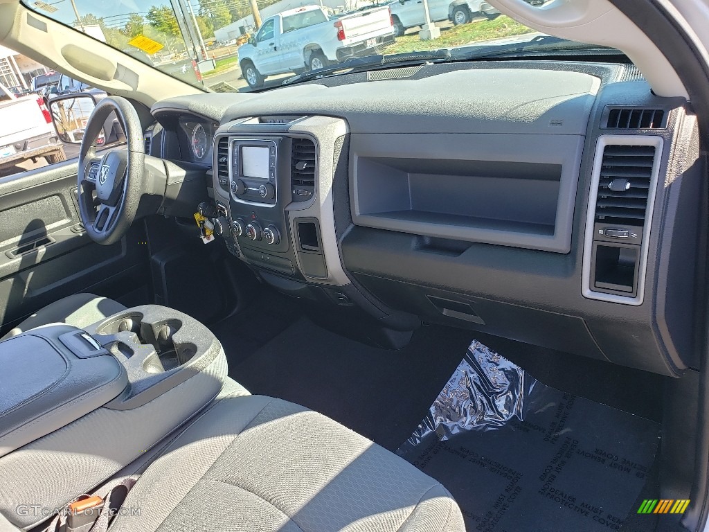 2017 1500 Express Quad Cab 4x4 - Bright Silver Metallic / Black/Diesel Gray photo #10