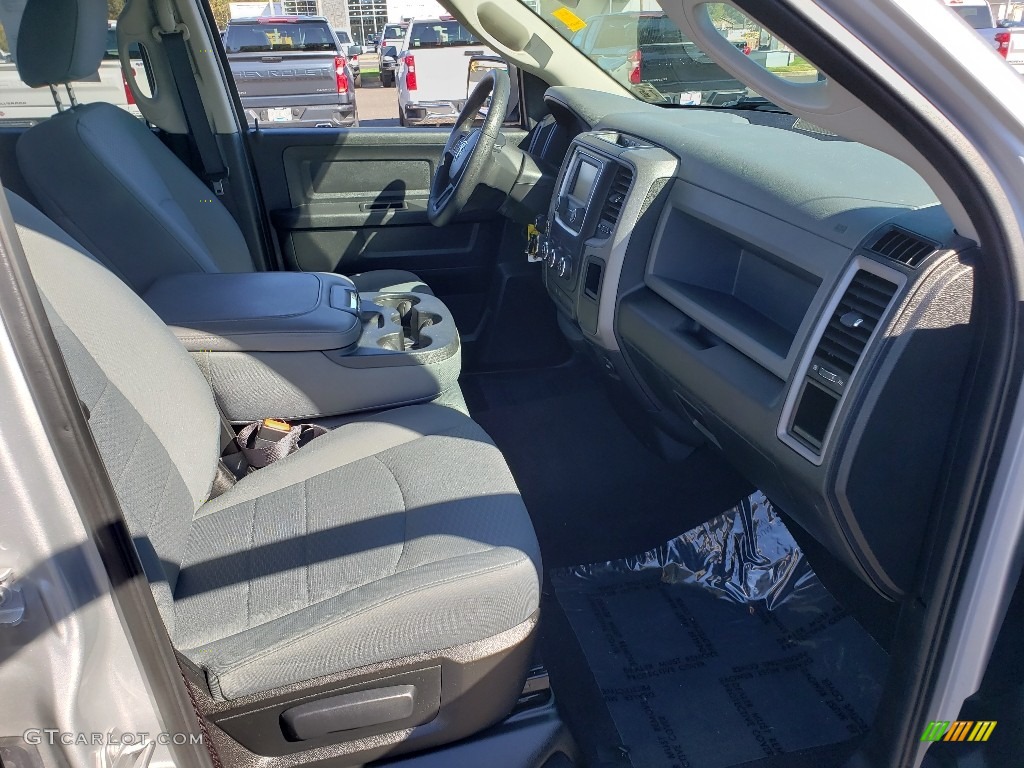 2017 1500 Express Quad Cab 4x4 - Bright Silver Metallic / Black/Diesel Gray photo #11