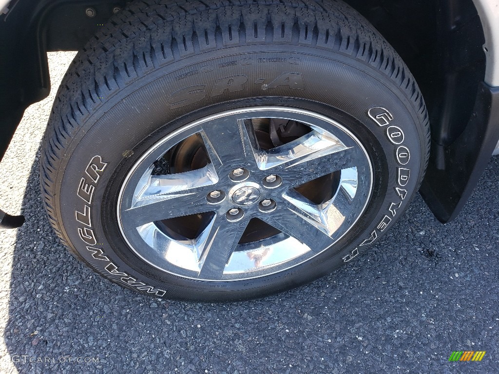 2017 1500 Express Quad Cab 4x4 - Bright Silver Metallic / Black/Diesel Gray photo #22