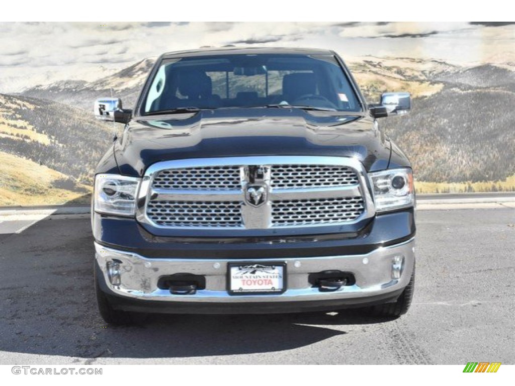 2017 1500 Laramie Crew Cab 4x4 - Brilliant Black Crystal Pearl / Black photo #4