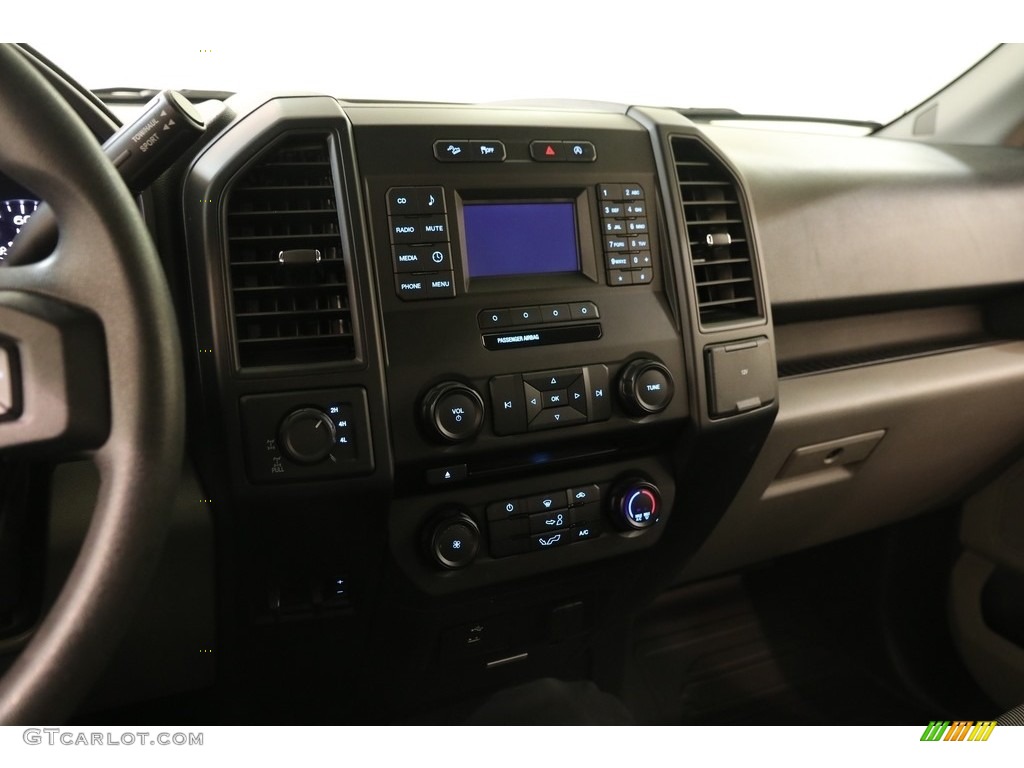 2016 F150 XL SuperCab 4x4 - Ingot Silver / Medium Earth Gray photo #9