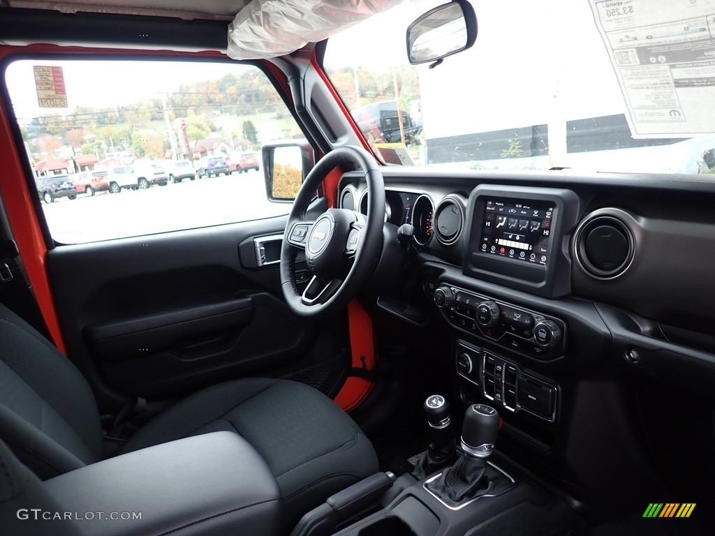 2020 Gladiator Sport 4x4 - Punk