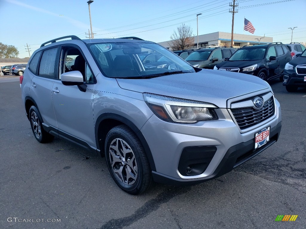 2020 Forester 2.5i Premium - Ice Silver Metallic / Black photo #1