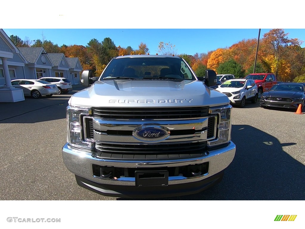 2019 F350 Super Duty XL SuperCab 4x4 - Ingot Silver / Earth Gray photo #2
