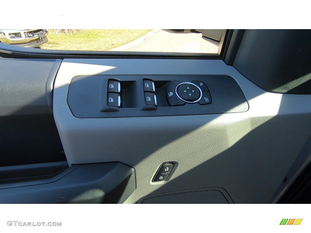 2019 F350 Super Duty XL SuperCab 4x4 - Ingot Silver / Earth Gray photo #12
