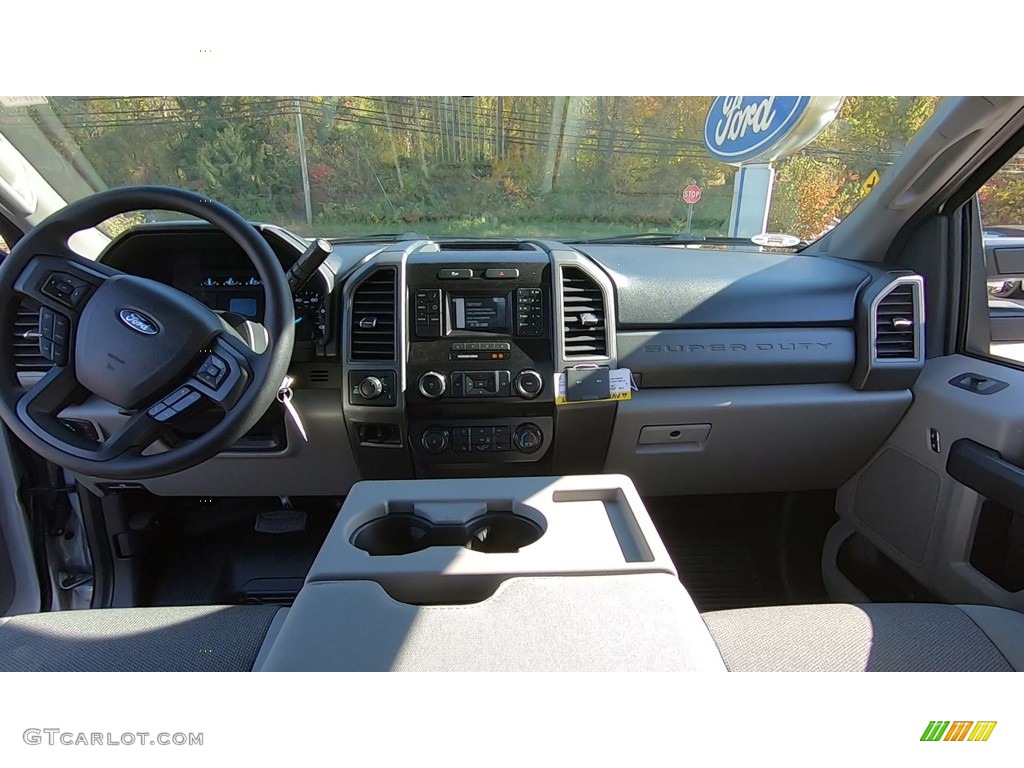2019 F350 Super Duty XL SuperCab 4x4 - Ingot Silver / Earth Gray photo #18