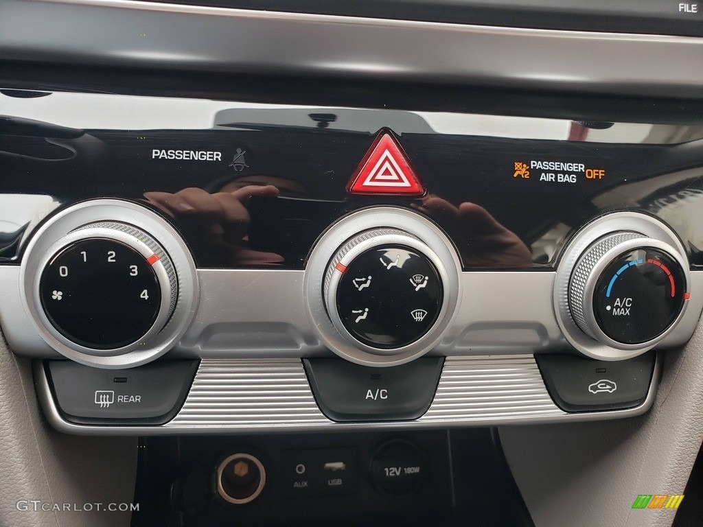 2019 Elantra SE - Galactic Gray / Gray photo #17
