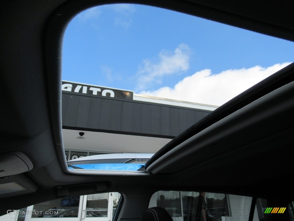 2018 RAV4 XLE - Electric Storm Blue / Black photo #14