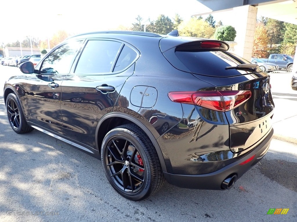 2019 Stelvio Ti Sport AWD - Volcano Black Metallic / Red photo #5