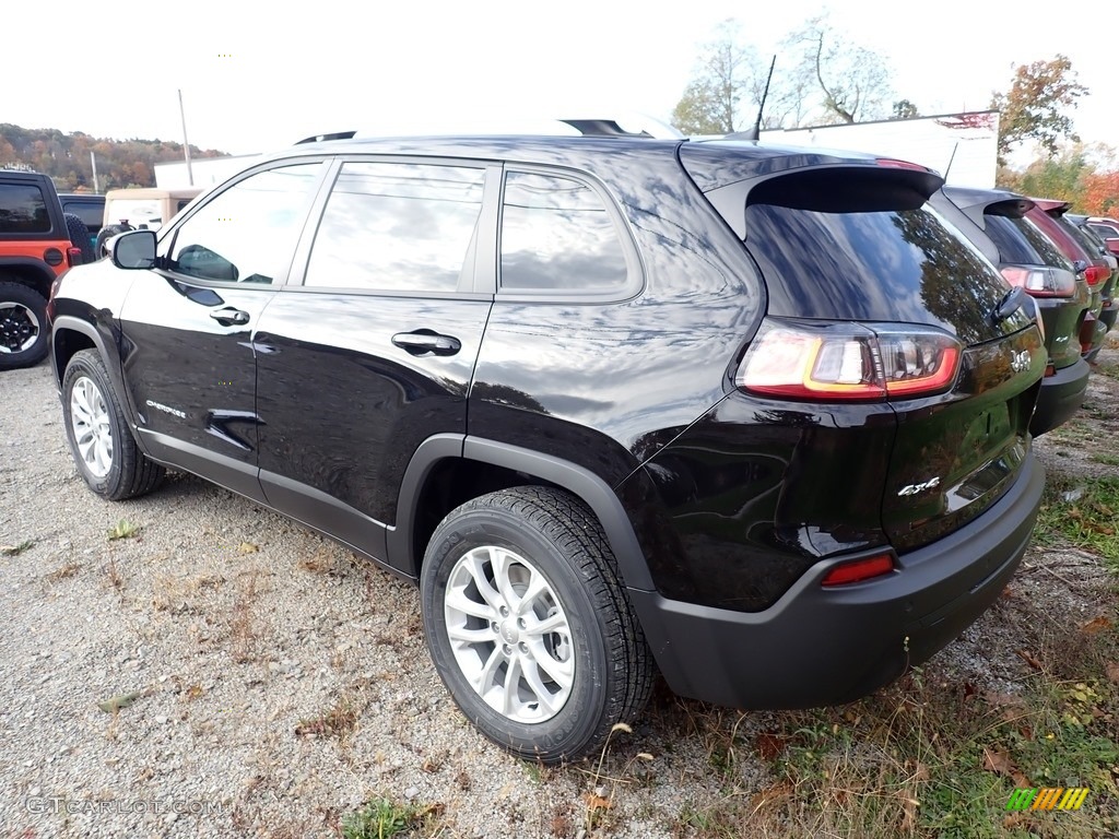 2020 Cherokee Latitude 4x4 - Diamond Black Crystal Pearl / Black photo #4