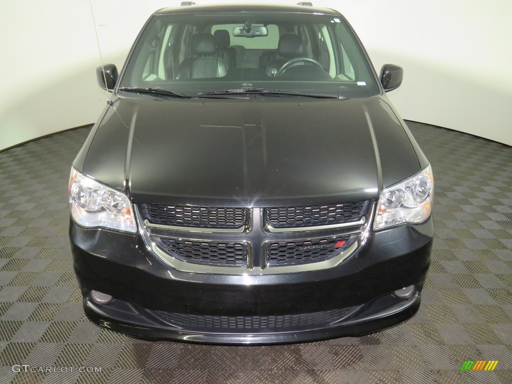 2018 Grand Caravan SXT - Black Onyx Crystal Pearl / Black photo #4