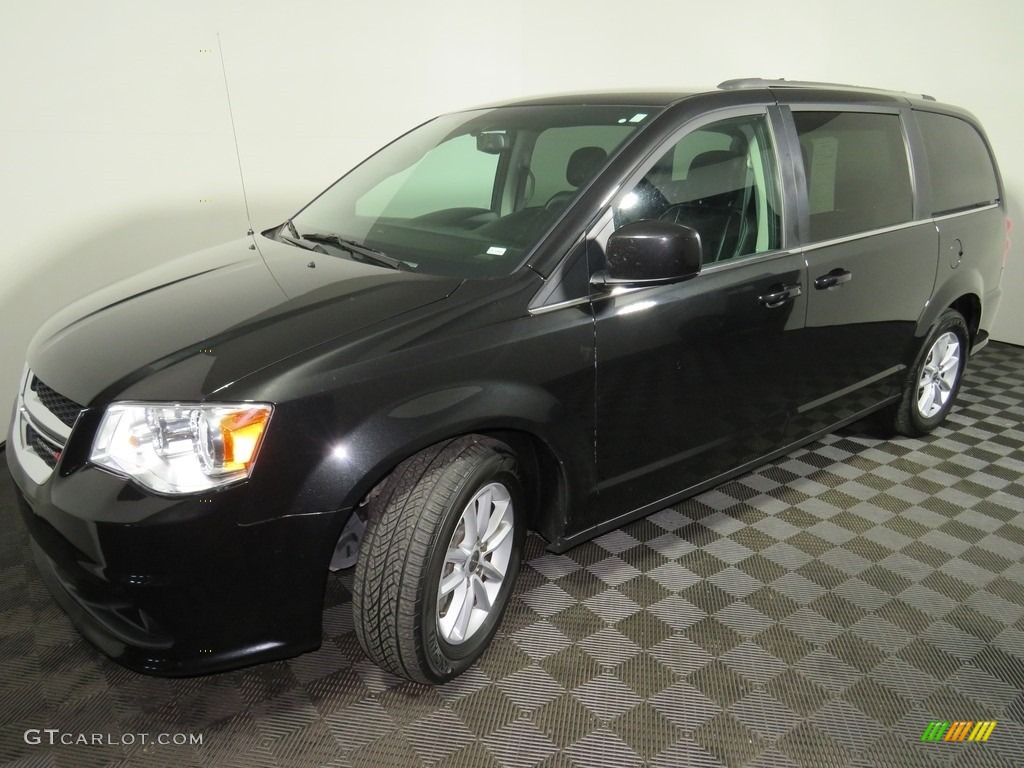 2018 Grand Caravan SXT - Black Onyx Crystal Pearl / Black photo #7