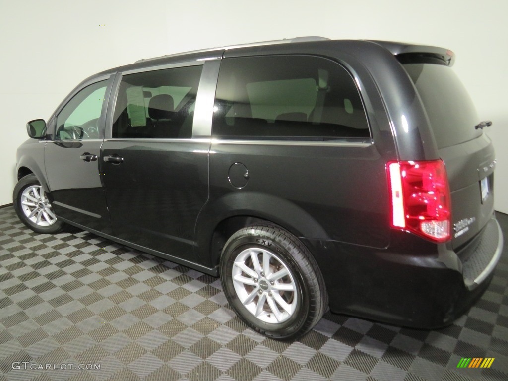 2018 Grand Caravan SXT - Black Onyx Crystal Pearl / Black photo #9