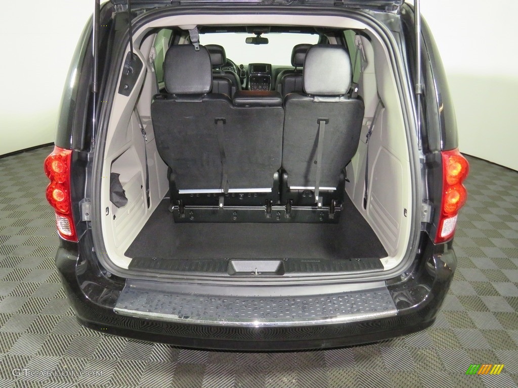 2018 Grand Caravan SXT - Black Onyx Crystal Pearl / Black photo #12
